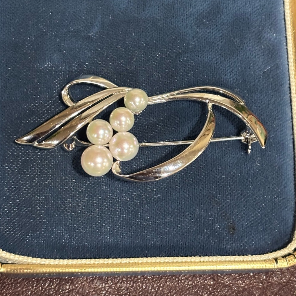 Authentic Mikimoto silver and pearl brooch
